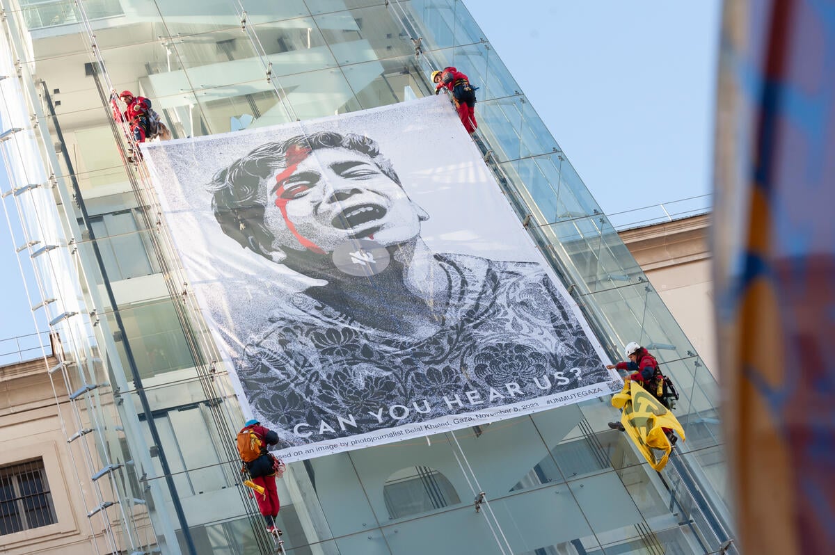 Gaza: Ceasefire Now - Action in Madrid. © Mario Gomez / Greenpeace Gaza: Ceasefire Now - Action in Madrid. © Mario Gomez / Greenpeace