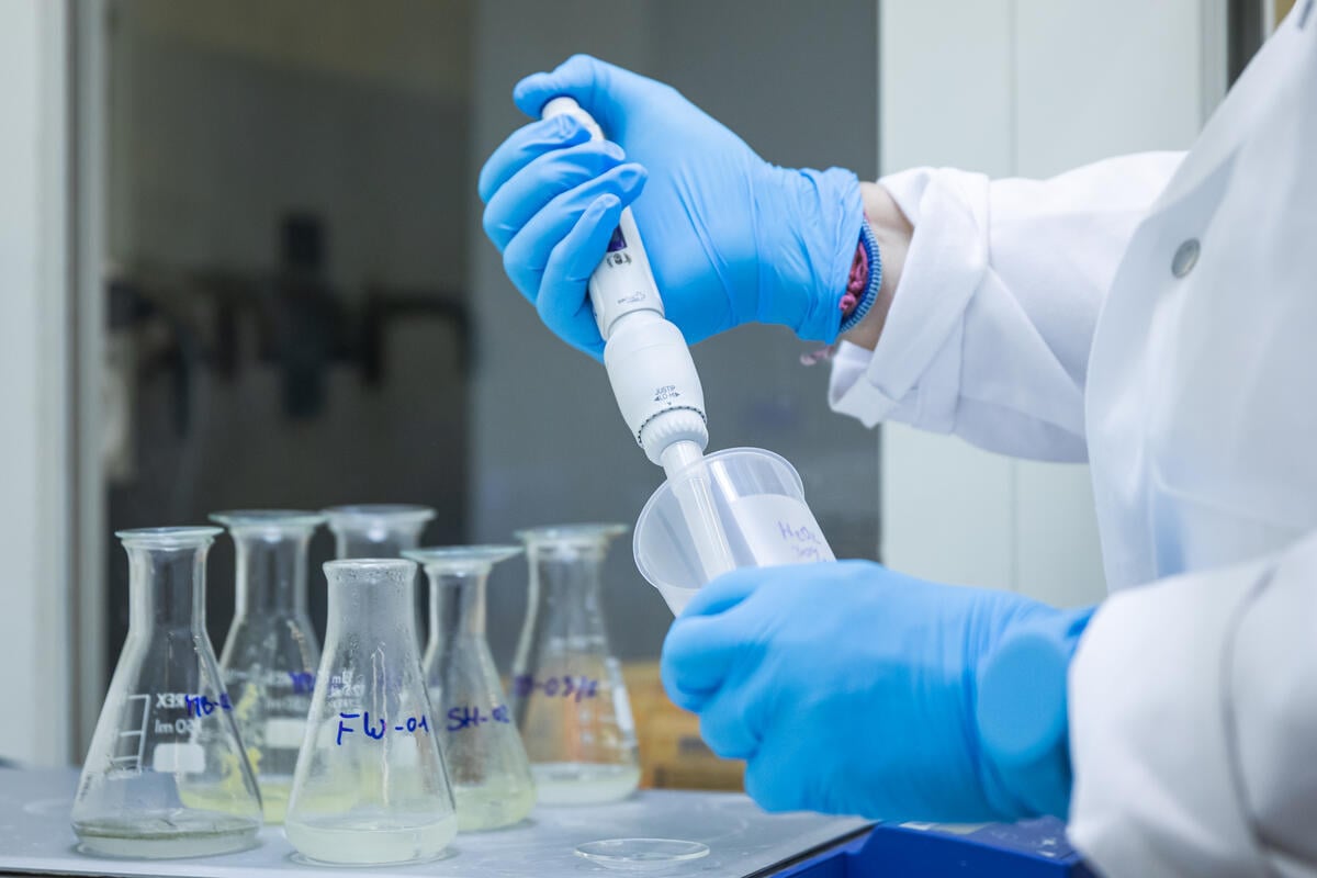 Research on Presence of Microplastics in Wildlife Excrement in Switzerland. © Greenpeace / Laurent Bleuze Research on Presence of Microplastics in Wildlife Excrement in Switzerland. © Greenpeace / Laurent Bleuze