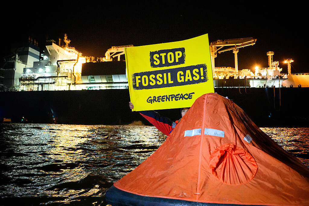 Protest against Liquefied Natural Gas Imports in Brunsbüttel. © Greenpeace