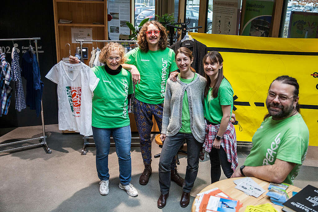 Clothes Swapping Party in Würzburg. © Sonja Och / Greenpeace