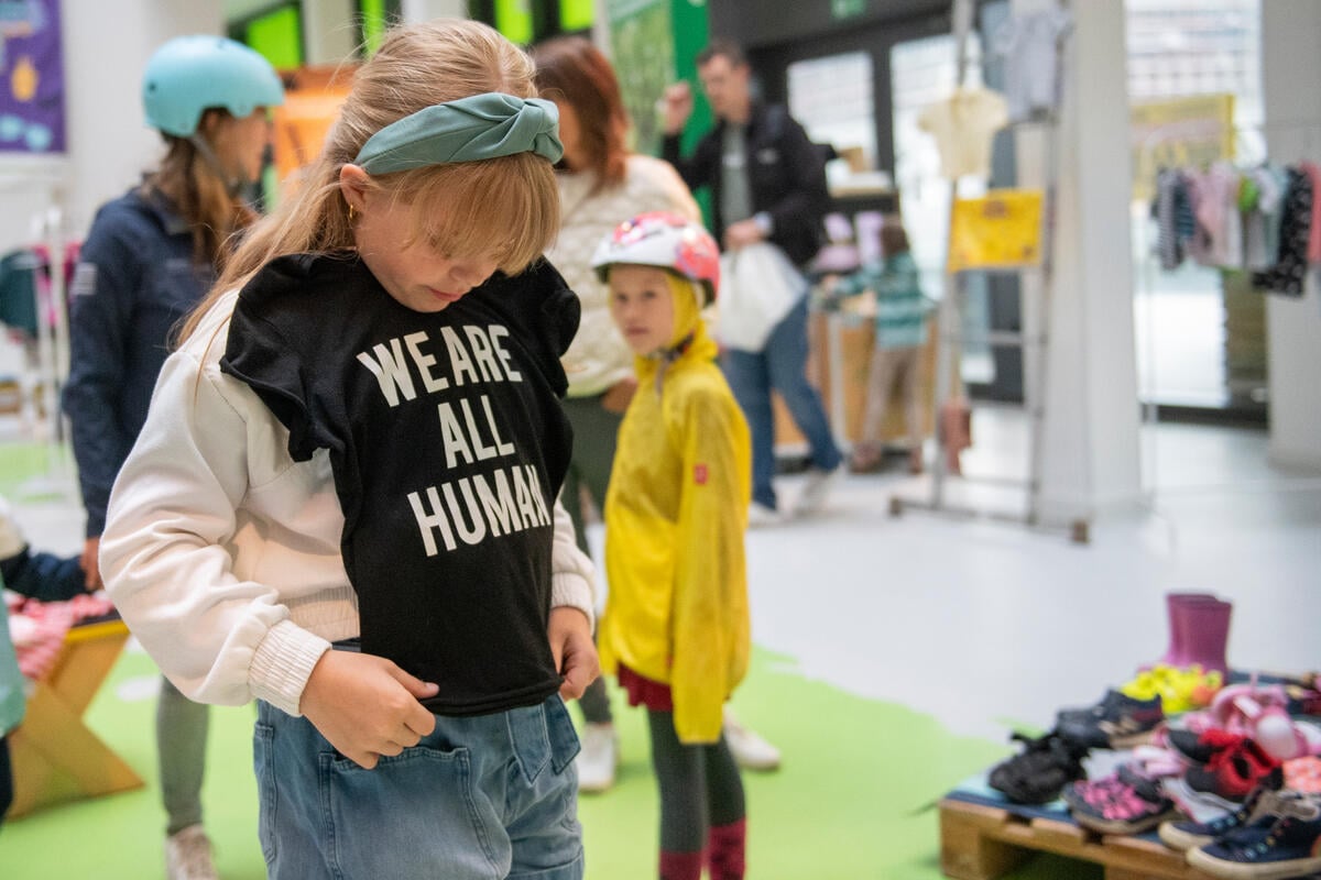 Clothes Swap Party for Kids in Hamburg. © Bente Stachowske / Greenpeace Clothes Swap Party for Kids in Hamburg. © Bente Stachowske / Greenpeace