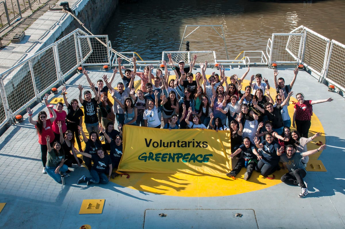 Ocean Protection and Activism Talk at MV Esperanza in Buenos Aires. © Juan Pablo Eijo / Greenpeace Ocean Protection and Activism Talk at MV Esperanza in Buenos Aires. © Juan Pablo Eijo / Greenpeace