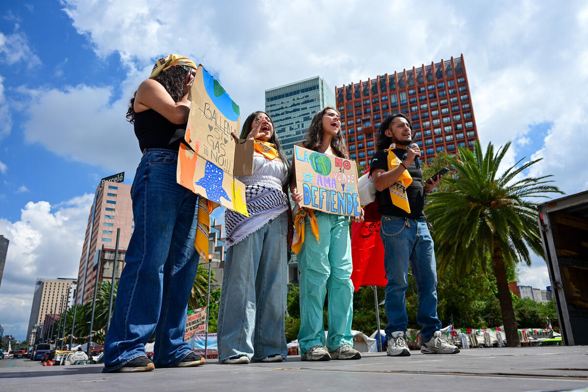 March for Climate, Life and the Future in Mexico. © Greenpeace / Ilse Huesca
