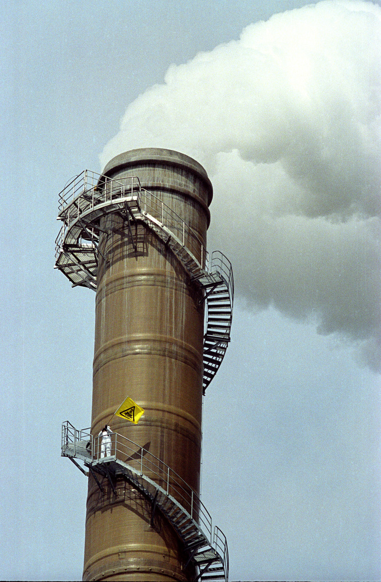 Greenpeace Action against Cementa Cement Factory in Gotland, Sweden. © Greenpeace / John Cunningham