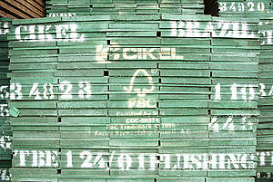 FSC wood in port, Belem, Brazil. © © Greenpeace / Daniel Beltrá