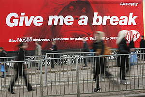 Forest Action at Nestlé HQ in London. © © Jiri Rezac / Greenpeace