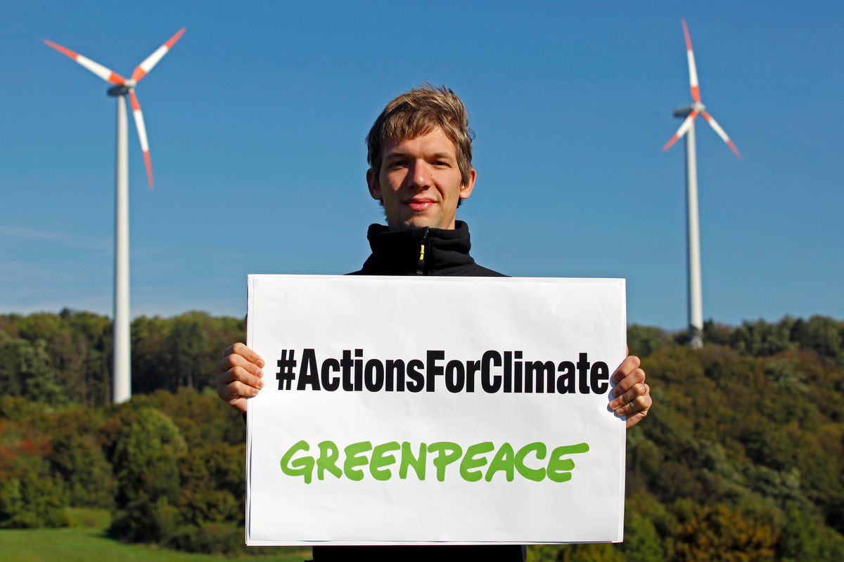 'Actions for Climate' Global Day of Action in Slovakia. © Greenpeace / Juraj Rizman