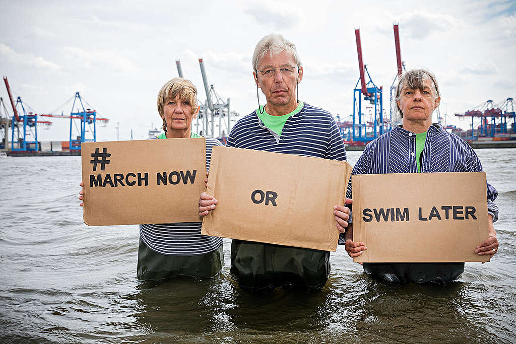 Klimaat actie in de Elbe. © Fred Dott / Greenpeace