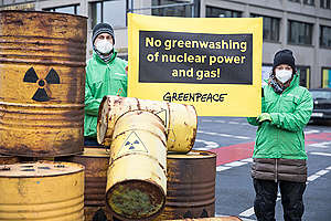 No Greenwashing of Nuclear Power Action in Berlin. © Sina Niemeyer / Greenpeace