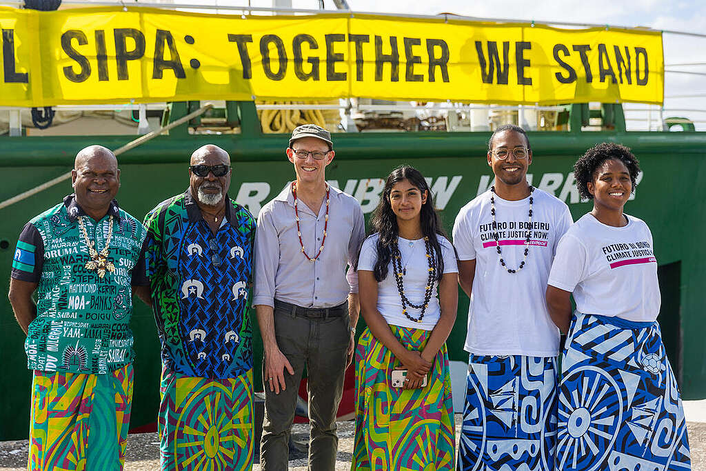 Pacific Rainbow Warrior Ship Tour - Welcome Ceremony in Vanuatu. © Greenpeace / Island Roots Pacific Rainbow Warrior Ship Tour - Welcome Ceremony in Vanuatu. © Greenpeace / Island Roots