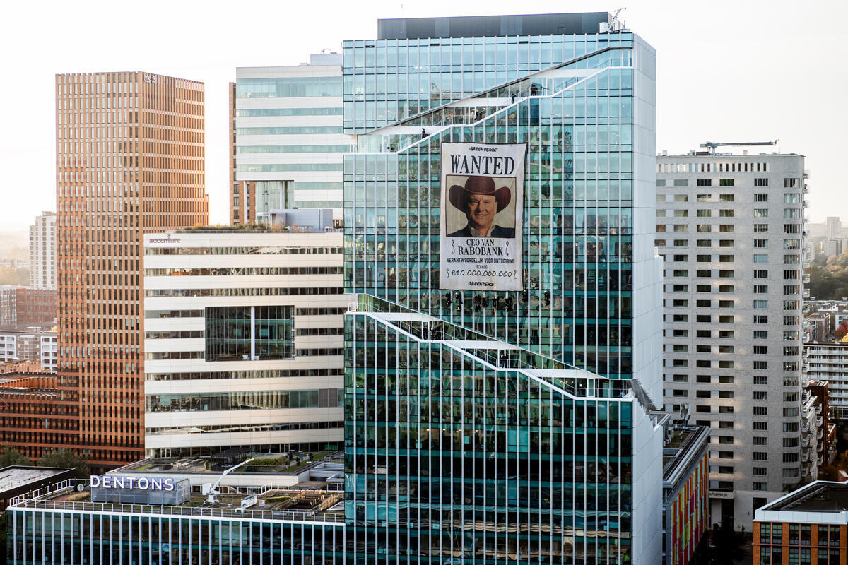 Actie op Zuidas tegen  cowboypraktijken van Rabobank