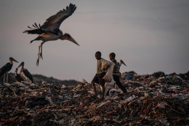 Tekstil- og plastavfall i i Nairobi.