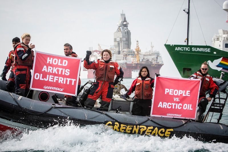 Greenpeaceaktivister protesterer mot oljeboring i Arktis. 