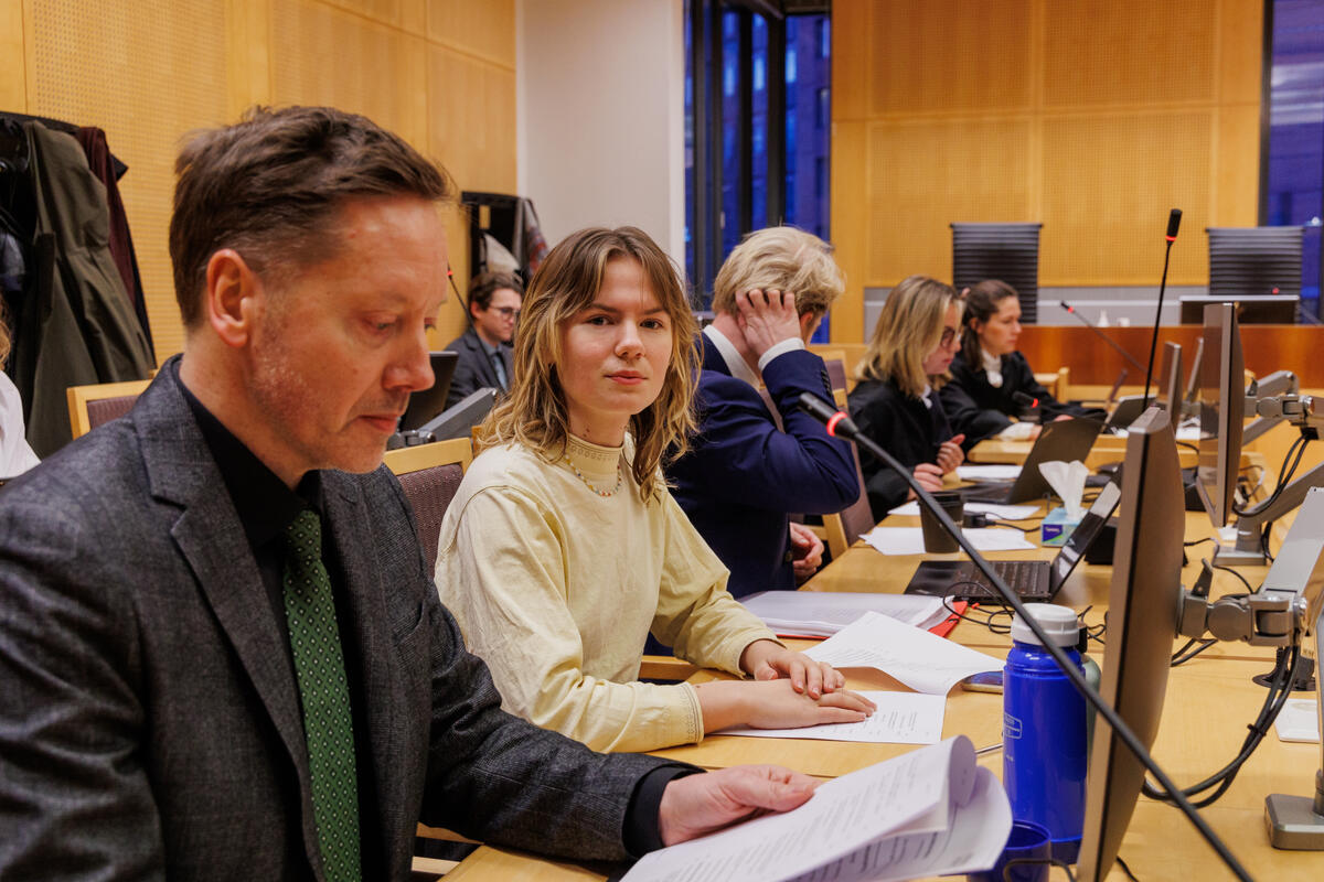 Frode Pleym, leder i Greenpeace Norge, og Gina Gylver, leder i Natur og Ungdom, i Oslo tingrett