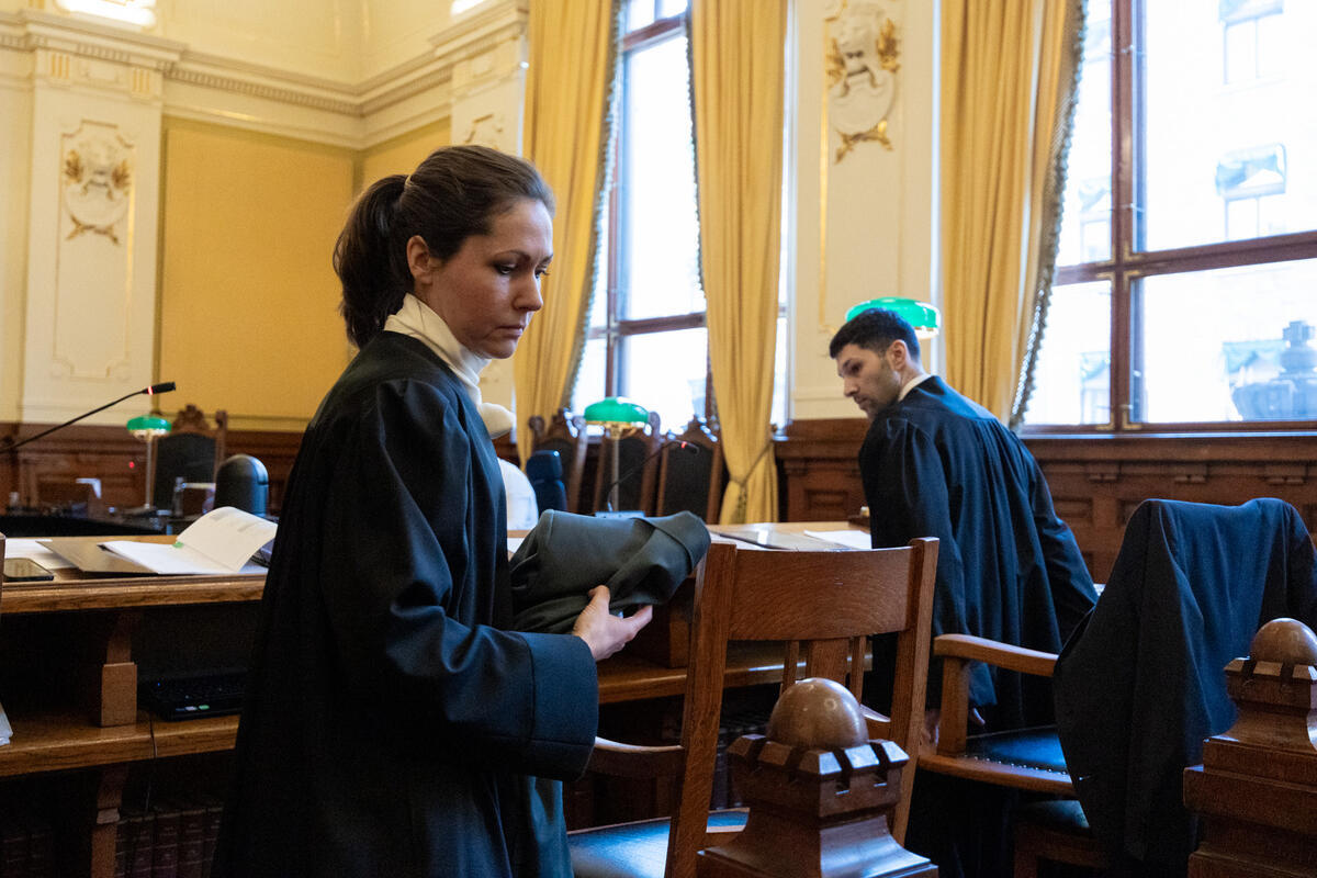 Miljøorganisasjonenes advokat Jenny Sandvig i Høyesterett under behandlingen av klimasøksmålet. Greenpeace Norway and Natur og Ungdom at Supreme Court in Oslo. © Ludvik Baksaas / Greenpeace