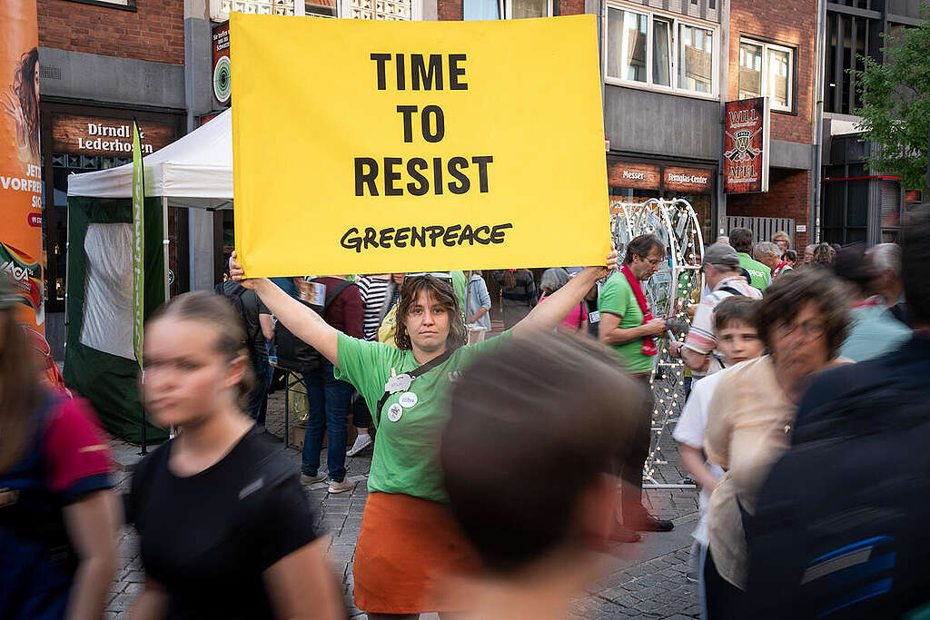 Greenpeace Information Stand at the Kirchentag, Hannover. © Daniel Pilar / Greenpeace