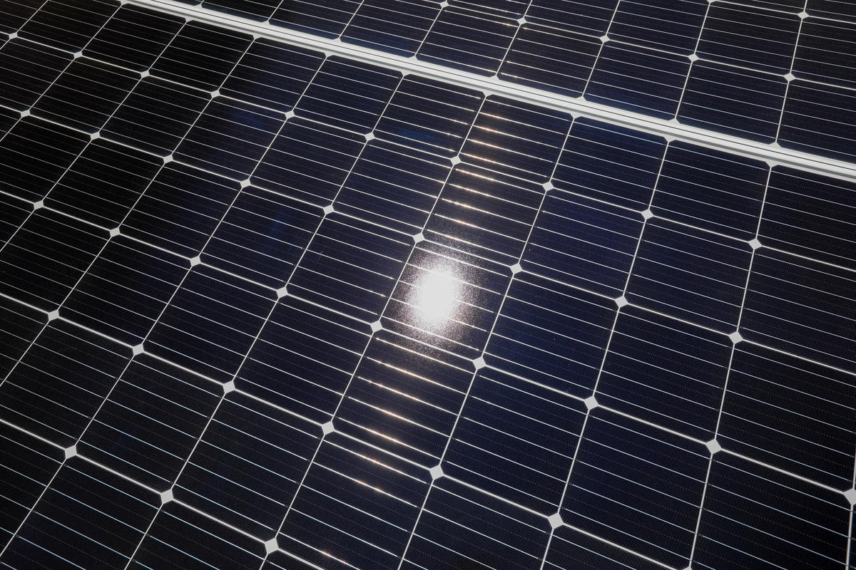 Solar Rooftop at Kaeng Khoi Hospital. © Baramee  Temboonkiat / Greenpeace