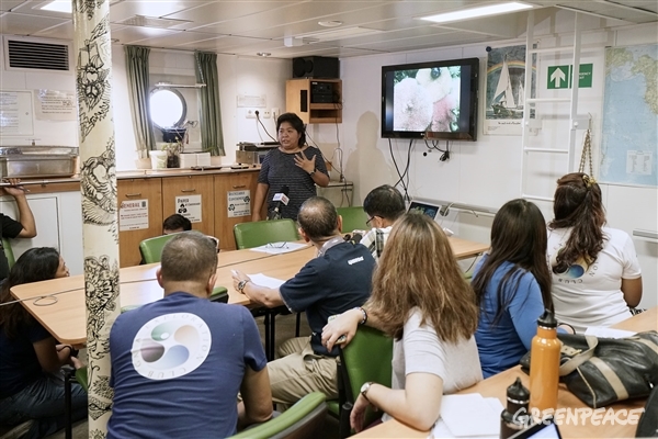 The state of Philippine coral reefs roundtable discussion ©Noel Guevara/Greenpeace