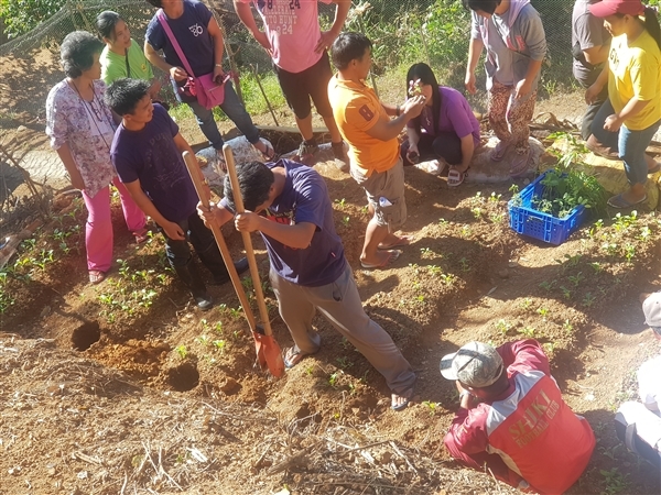 Sitio Garrison Organic Farming group