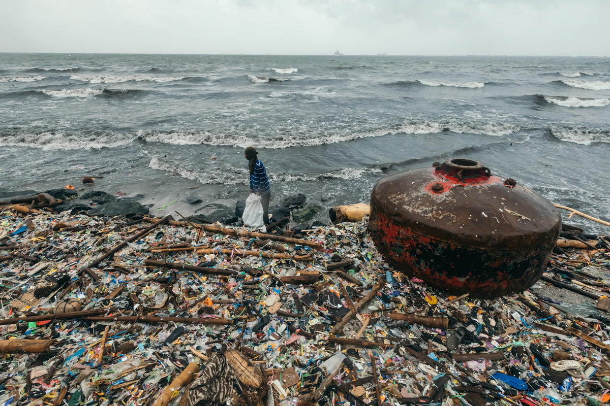 Plastic Waste in Manila Bay. © Jilson Tiu / Greenpeace