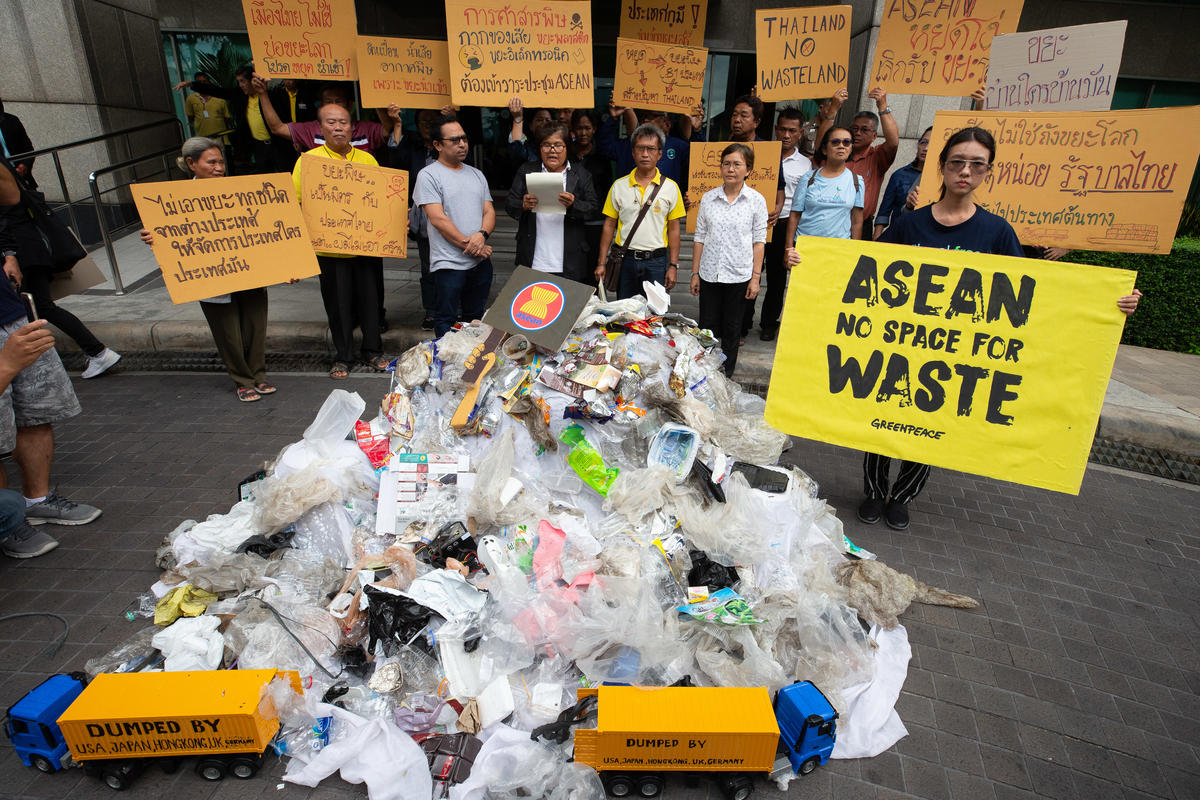 ASEAN: No Space For Waste Activity in Bangkok. © Wason Wanichakorn / Greenpeace