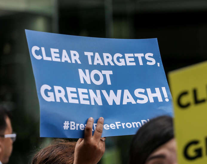 Activists March at Nestle HQ in the Philippines. © Basilio H. Sepe / Greenpeace