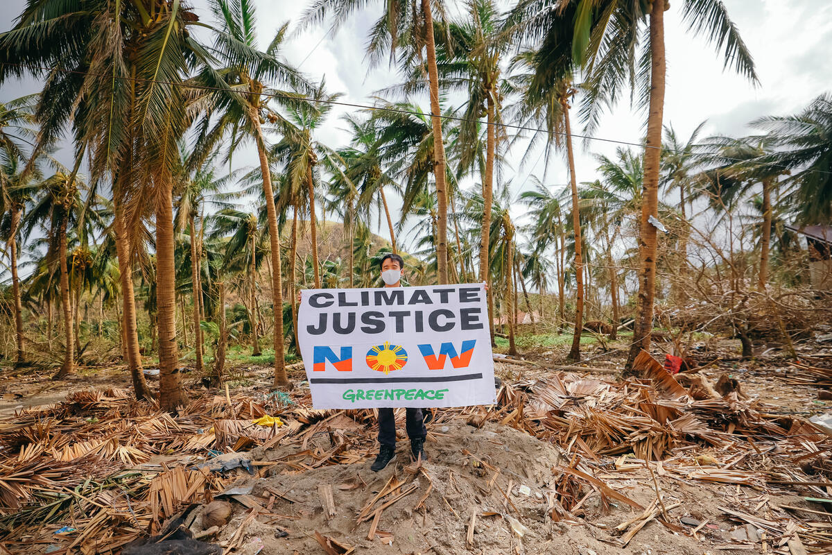Super Typhoon Rai aftermath in Surigao City. © Jilson Tiu / Greenpeace