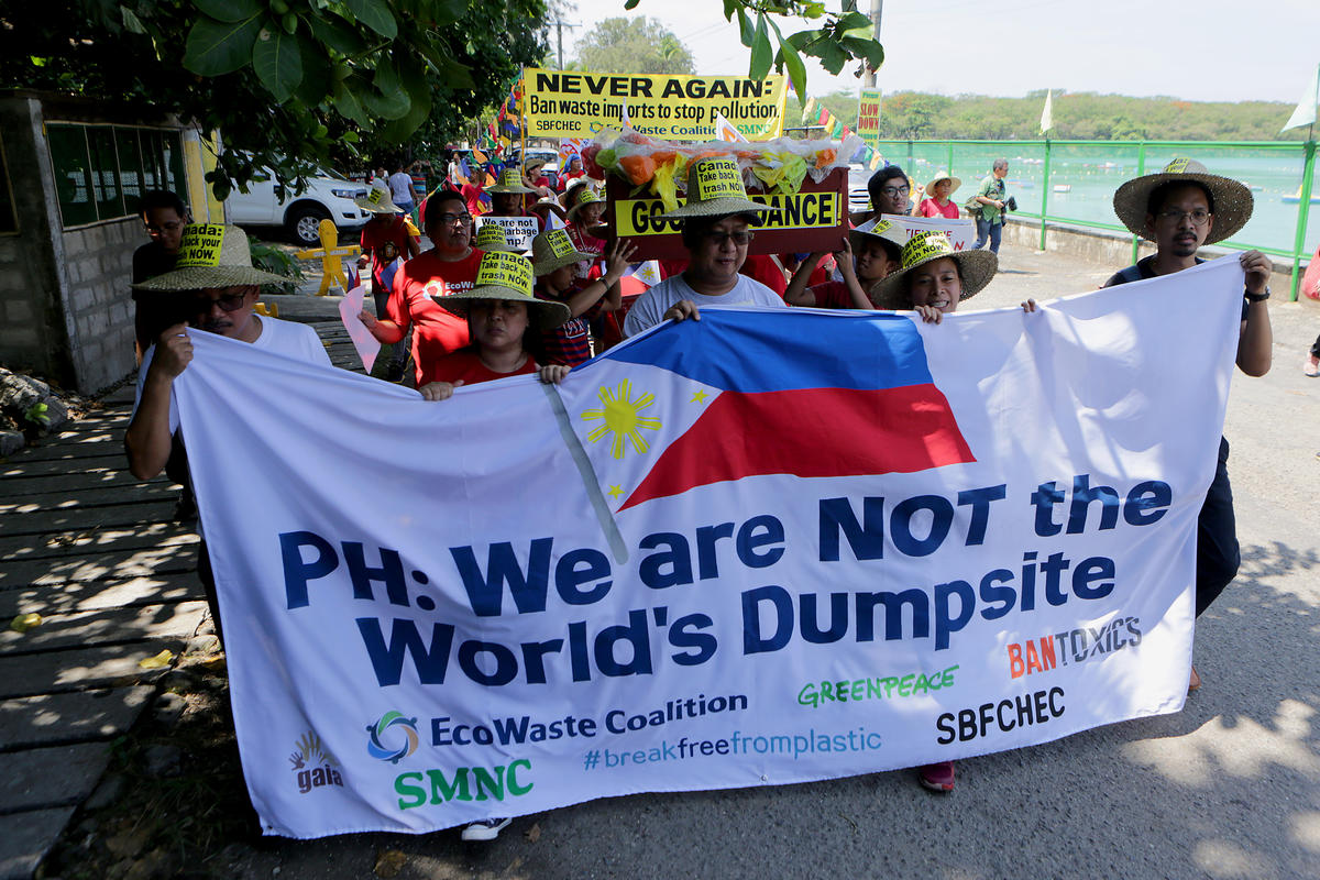 Protest against Canadian Waste Dump in the Philippines. © Greenpeace