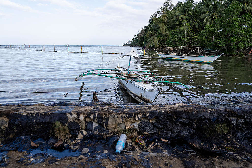 Oil Spill in Oriental Mindoro, The Philippines. © Noel Guevara / Greenpeace