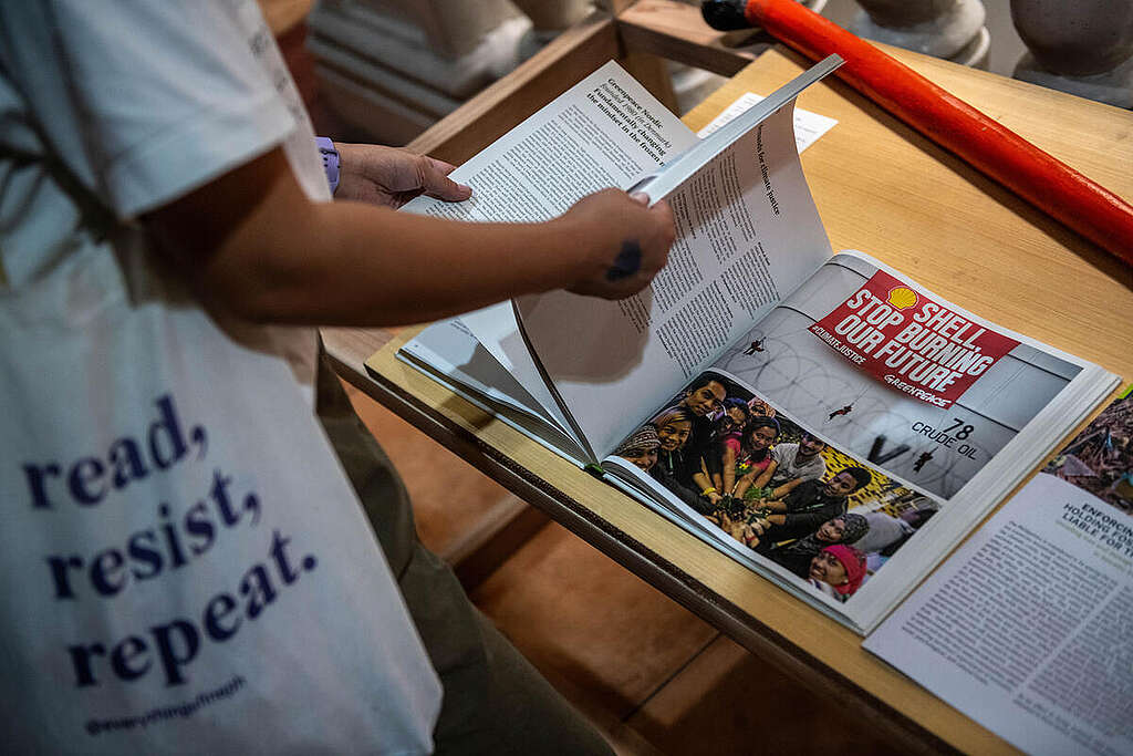 People's Museum Tour in Manila. © Chris J Ratcliffe / Greenpeace