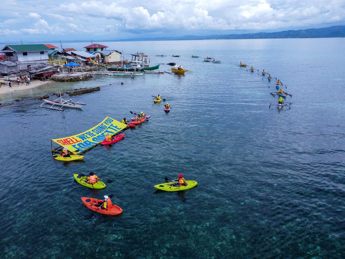 Filipino Climate Survivors Sue Shell for Typhoon Odette - Activity in Bohol. © Ivan Joeseff Guiwanon / Greenpeace