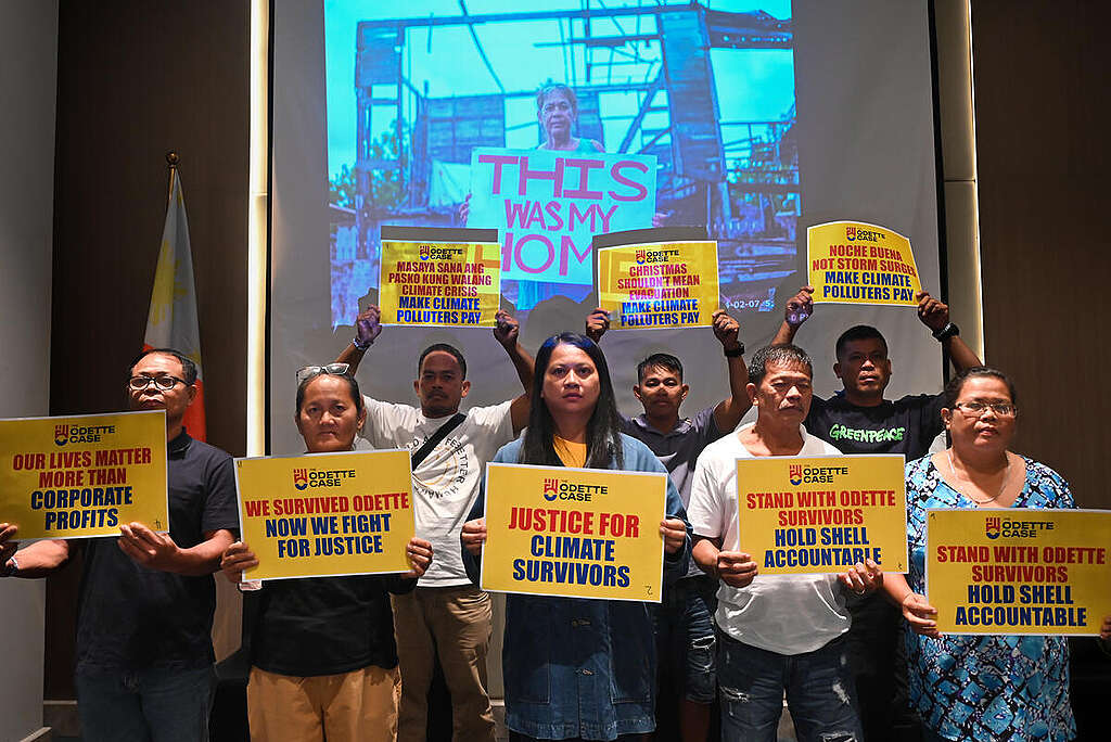Filipino Typhoon Survivors Press Conference against Shell in Quezon City. © Alecs Ongcal / Greenpeace