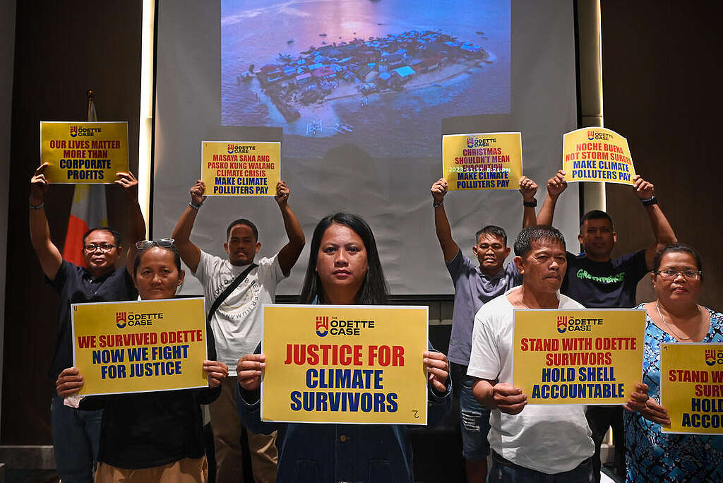 Filipino Typhoon Survivors Press Conference against Shell in Quezon City. © Alecs Ongcal / Greenpeace