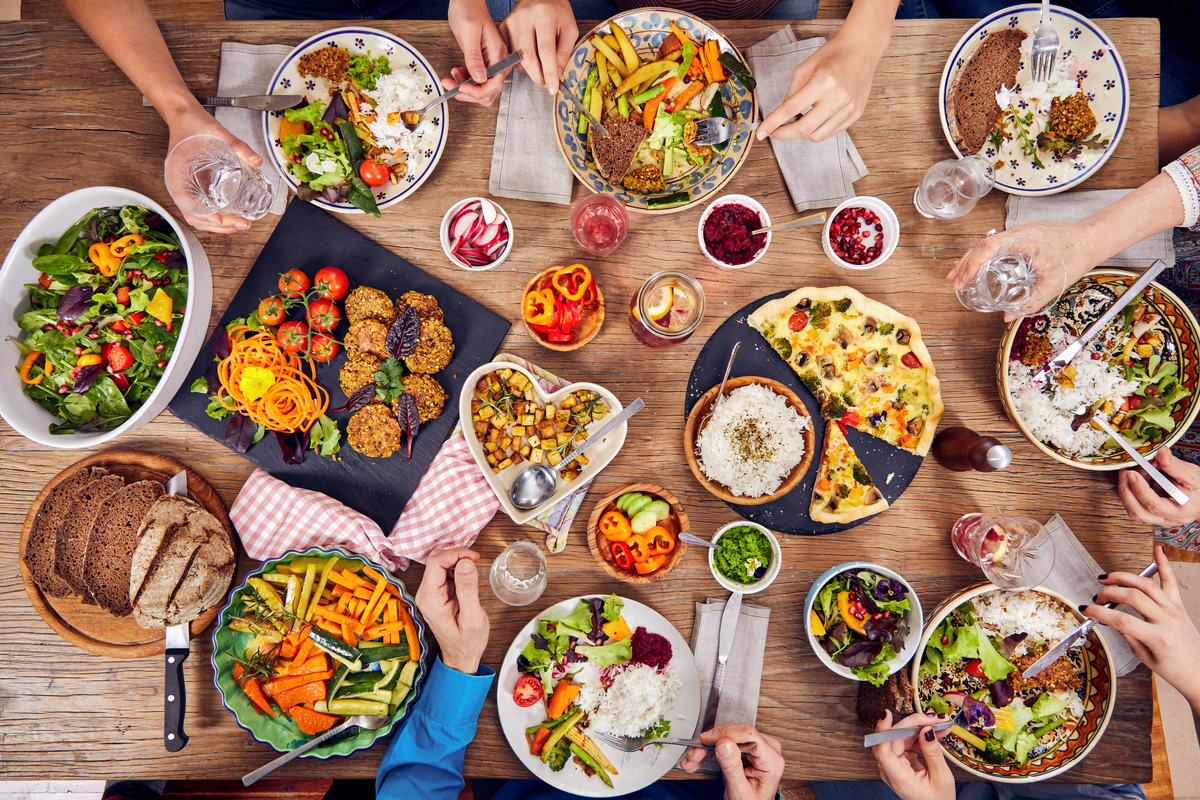 Family Eating Vegetarian Food at Home in Vienna © Mitja Kobal / Greenpeace