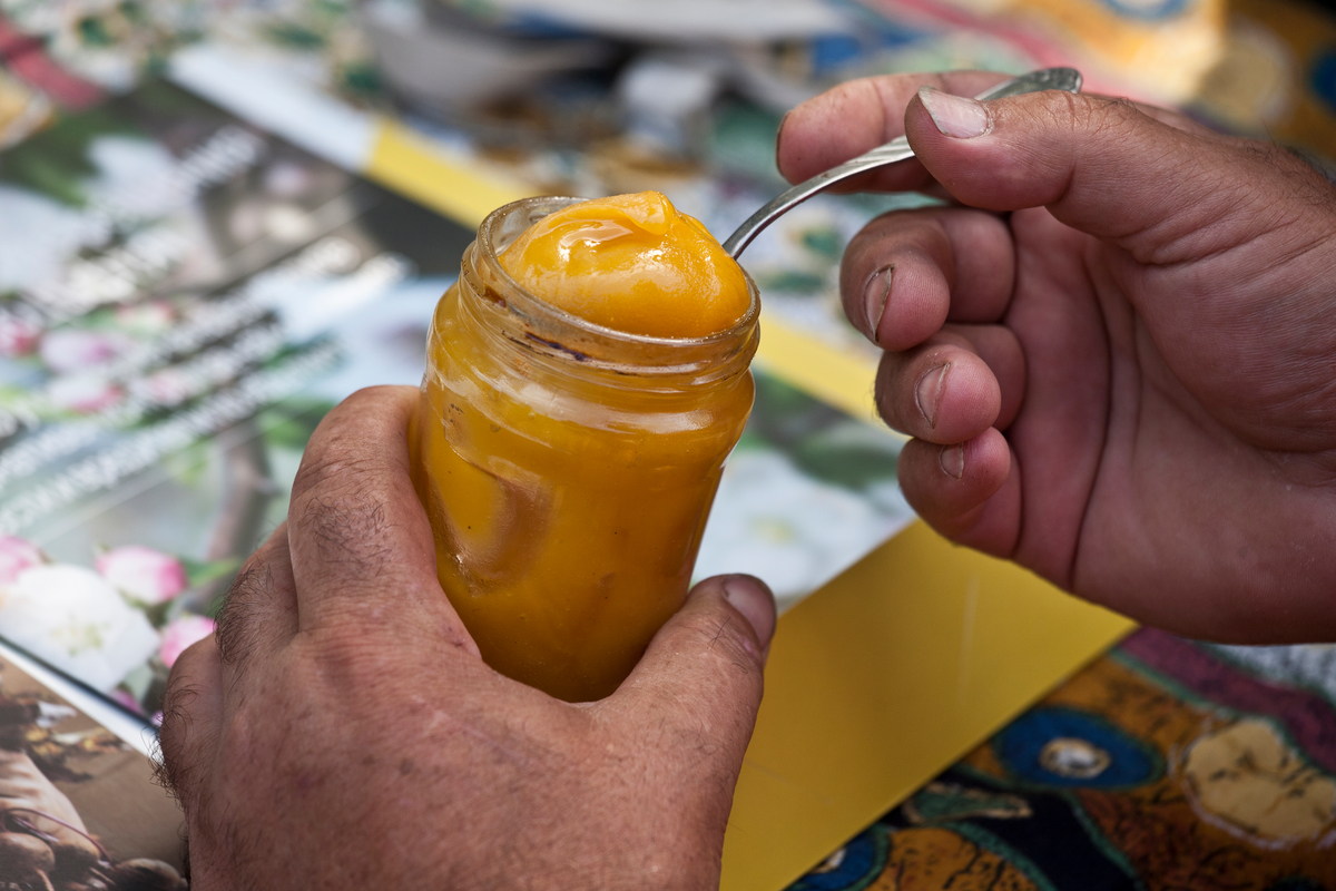 Honey on Ecological Farm in Bulgaria. © Ivan  Donchev / Greenpeace