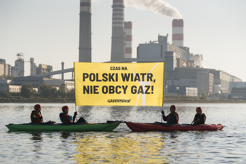 PGE sabotuje bezpieczeństwo energetyczne. Wyda mniej na OZE