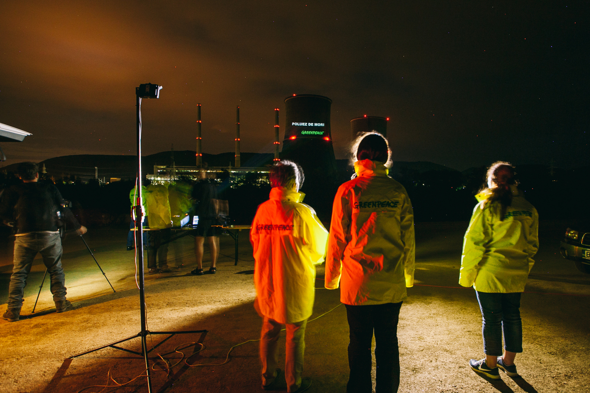 Action at Illegal Coal Power Plant in Romania. © Cristian Grecu / Greenpeace