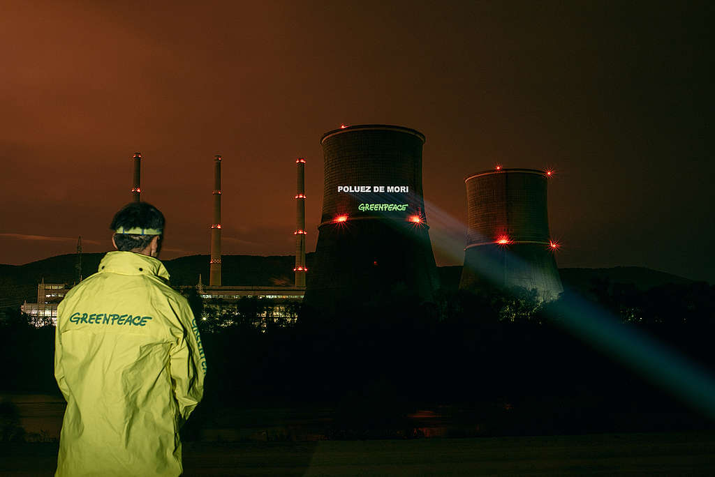 Action at Illegal Coal Power Plant in Romania. © Dan Campean / Greenpeace