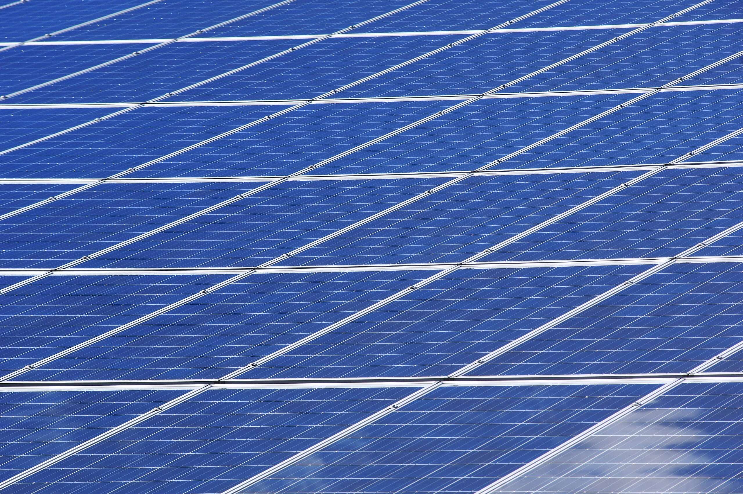 Tranziția din 6 județe, pe muchie: 500 de milioane de euro riscă să fie luate de la comunitățile de energie