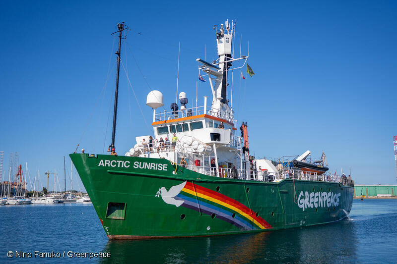 LEGENDARUL VAS GREENPEACE, ARCTIC SUNRISE, AJUNGE ÎN ROMÂNIA