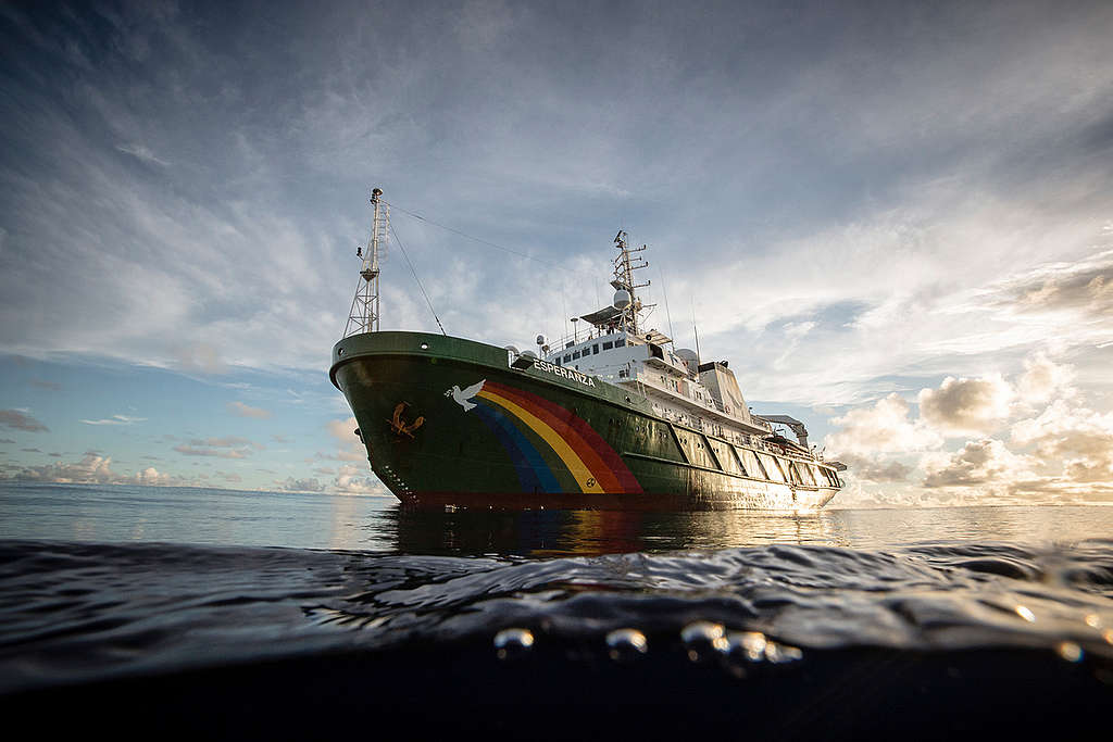 MY Esperanza v Indijskem oceanu. © Will Rose / Greenpeace