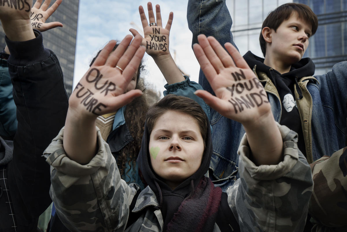 Thousands of Students on Seventh Climate March in Brussels. © Greenpeace / Eric De Mildt