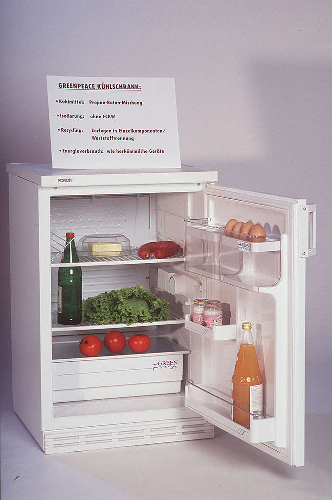 CFC Free Refrigerator Greenfreeze in Germany. © Manfred Scharnberg / Greenpeace