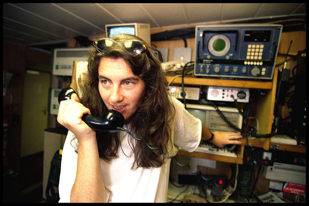 Stephanie Mills. Greenpeace campaigner aboard the RAINBOW WARRIOR during action against French nuclear weapons testing at Moruroa. South Pacific. © Greenpeace / Steve Morgan