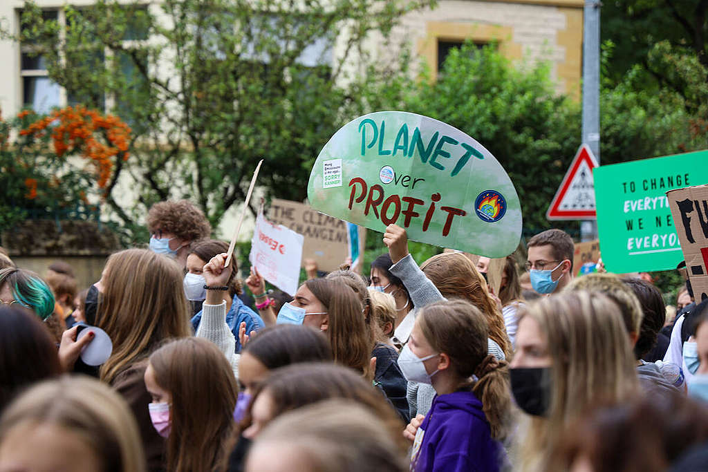 Global Climate Demonstration in Luxembourg. © Lise Bockler / Greenpeace
