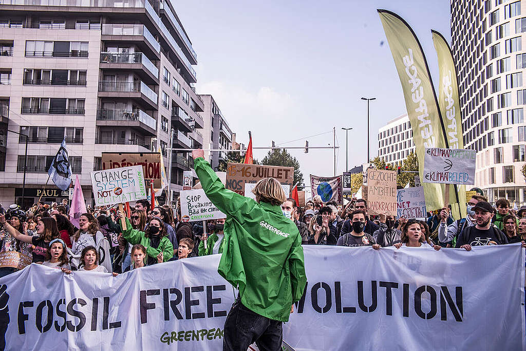 Climate March in Brussels. © Johanna de Tessières / Greenpeace Climate March in Brussels. © Johanna de Tessières / Greenpeace