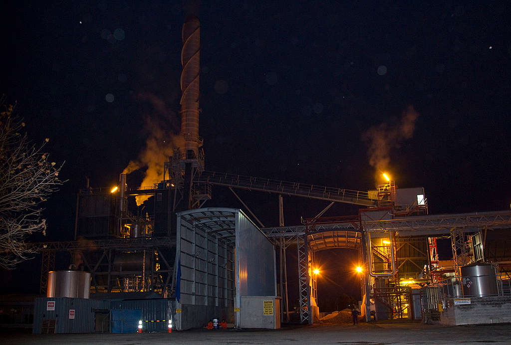 Coal Action at Fonterra's Clandeboye factory in NZ. © Greenpeace / Nigel Marple