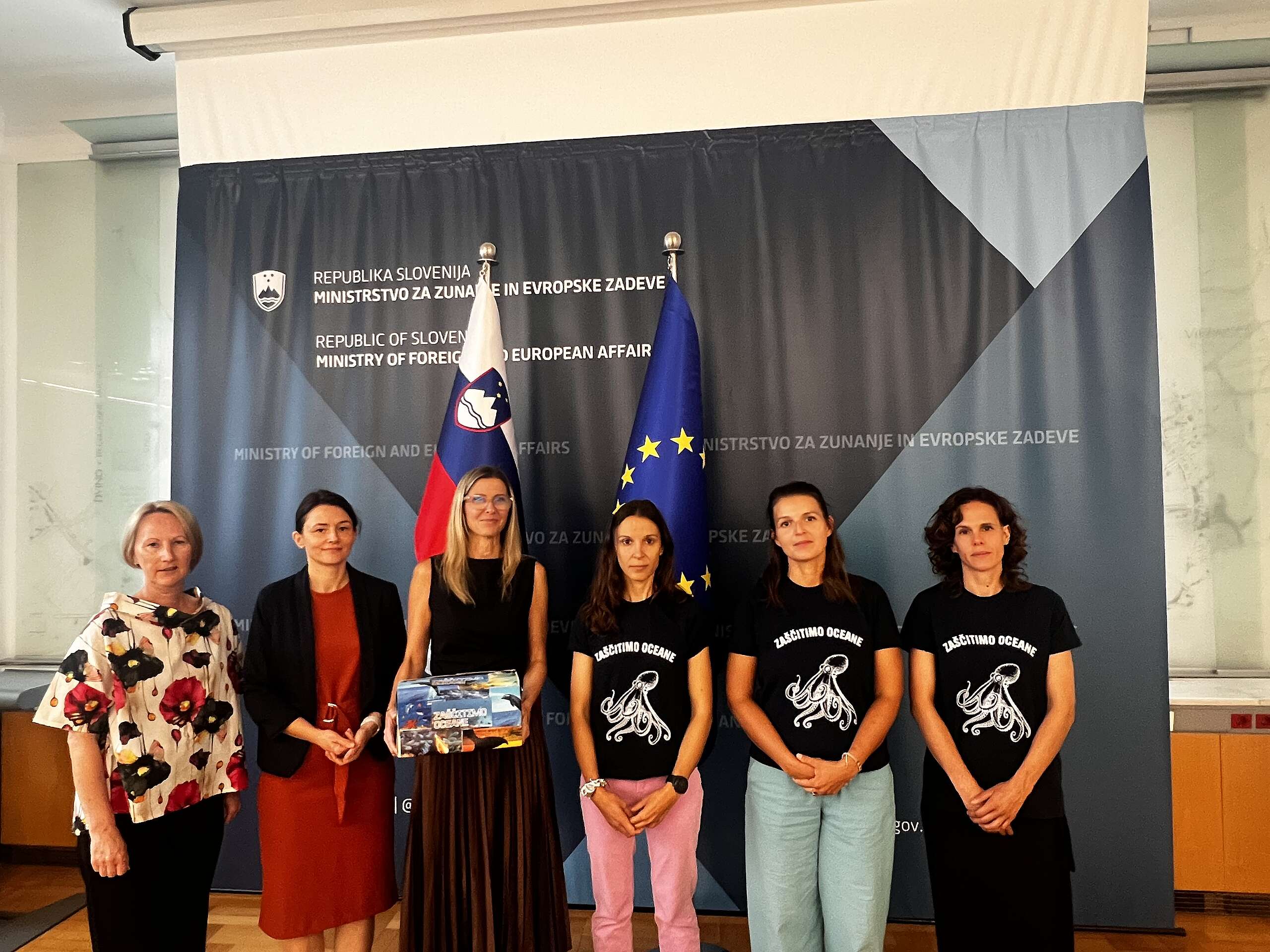 VEČ KOT 10 000 PODPISOV ZA ZAŠČITO OCEANOV