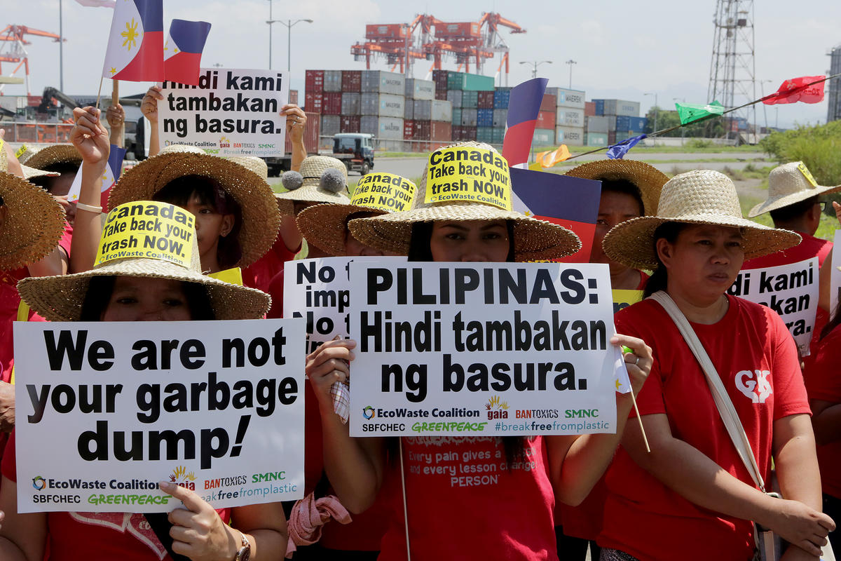 Protest against Canadian Waste Dump in the Philippines. © Greenpeace