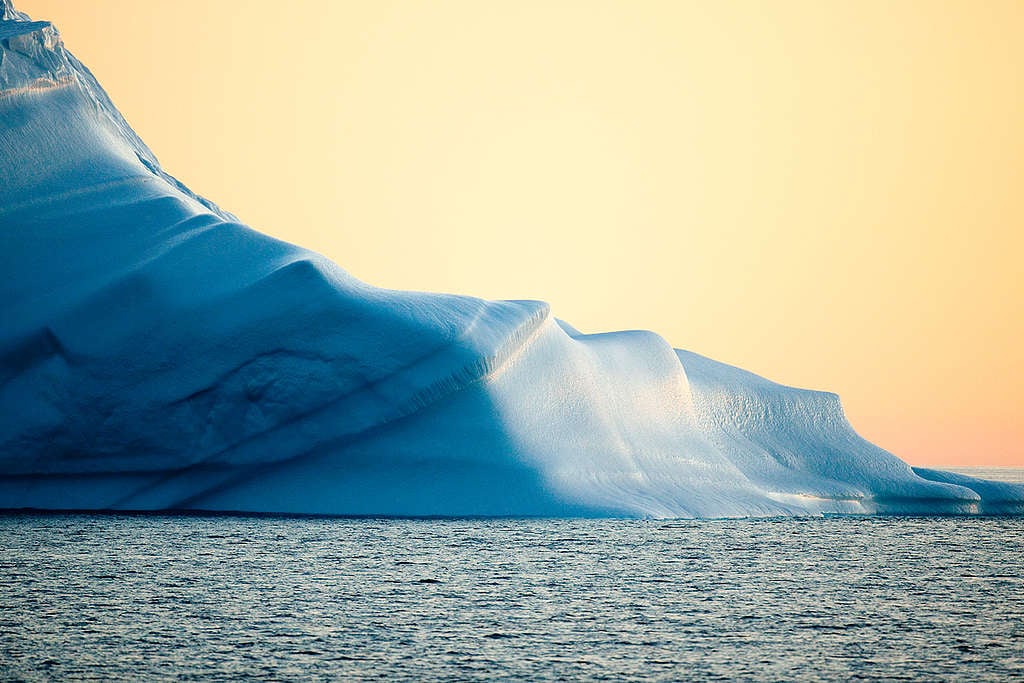 Icebergs in Greenland. © Nick Cobbing / Greenpeace Icebergs in Greenland. © Nick Cobbing / Greenpeace